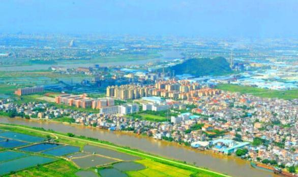 廣東中山市北端一個鎮,和佛山、廣州交界,是全國千強鎮